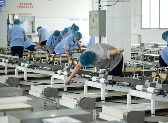 用技術(shù)贏得市場(chǎng)、以服務(wù)贏得客戶(hù)、用誠(chéng)信贏得口碑