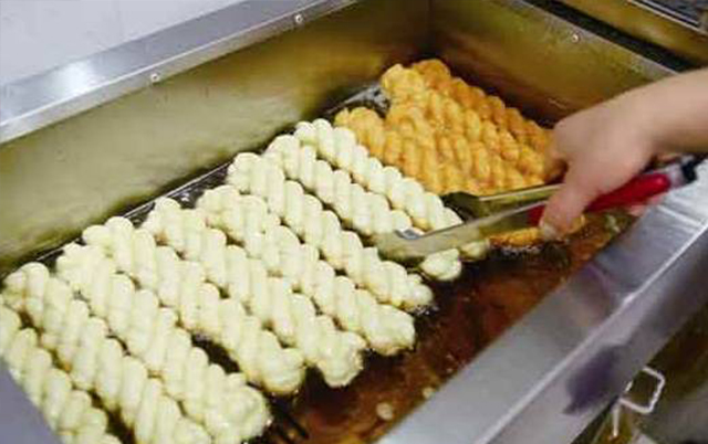 初中沒畢業(yè)靠麻花創(chuàng)業(yè)，第一天賣出4000多根